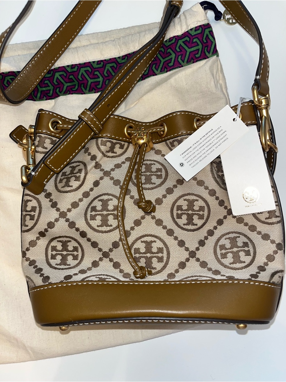 NWT Tory Burch Tan and Cream Logo Drawstring Bucket Shoulder Bag - BRAND NWT